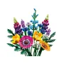 Bouquet coloré de fleurs sauvages LEGO avec lupins violets et bleus, coquelicots orange, marguerites jaunes et feuillage vert Bouquet coloré de fleurs sauvages LEGO avec lupins violets et bleus, coquelicots orange, marguerites jaunes et feuillage vert