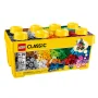 Boîte LEGO Classic jaune 10696 avec briques colorées visibles à travers la fenêtre transparente, 484 pièces, âge 4-99