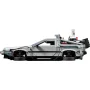 DeLorean LEGO grise avec portes papillon ouvertes et équipements temporels visibles, vue de profil complète DeLorean LEGO grise avec portes papillon ouvertes et équipements temporels visibles, vue de profil complète