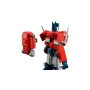 Robot Optimus Prime LEGO rouge et bleu en mode robot, avec remorque rouge détachée sur fond blanc