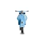 Vue de face du scooter Vespa 125 LEGO bleu clair avec phare rond, guidon chromé et roue avant visible